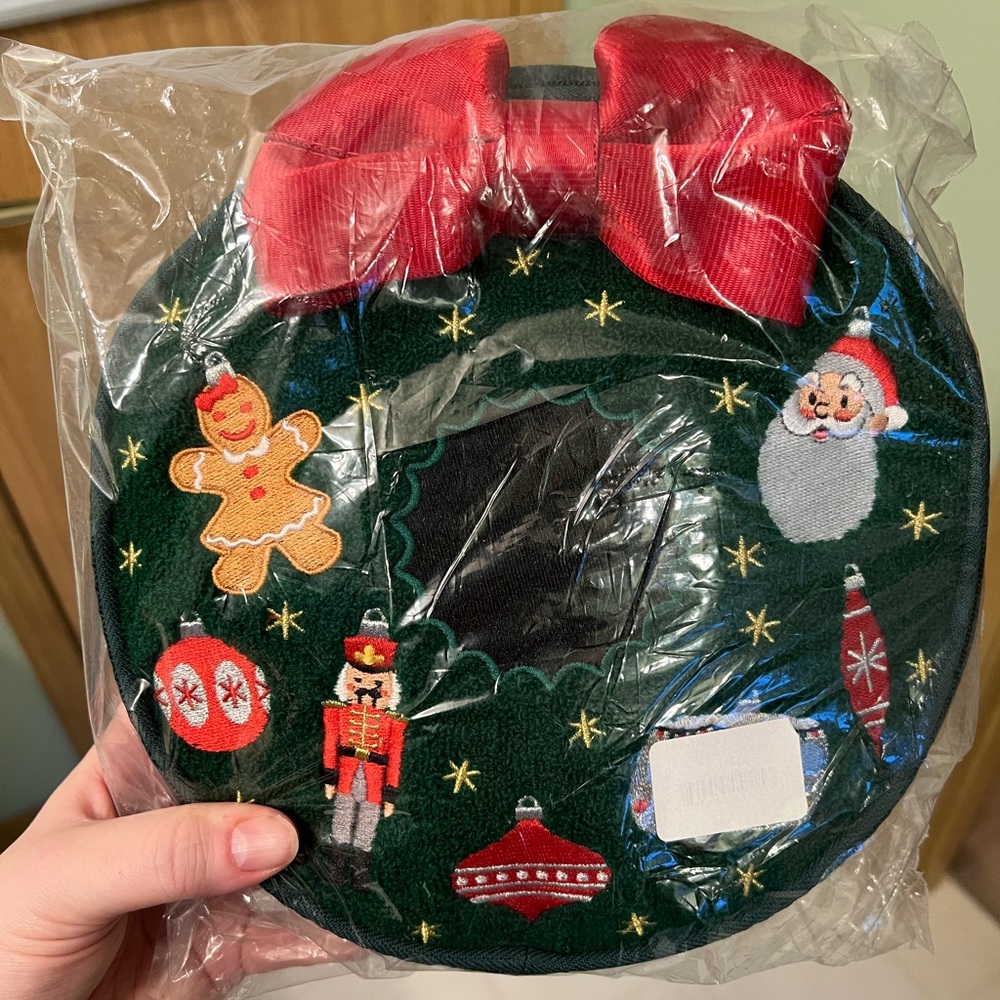 Harvey’s Christmas Wreath Convertible Crossbody Bag